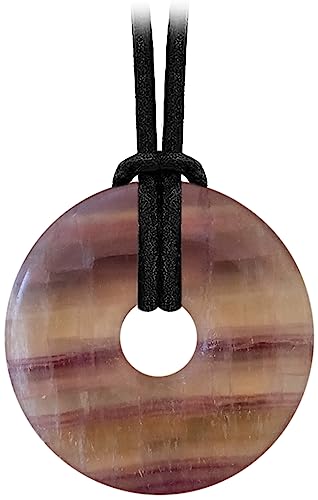 Kaltner Präsente Edelstein Halskette mit Anhänger/Regenbogen Fluorit/Lederband mit Donut Anhänger/Hochwertiger Edelsteinanhänger mit Lederkette/Ø Edelsteindonut 40 mm